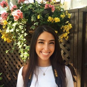 Meet your Posher, Olivia